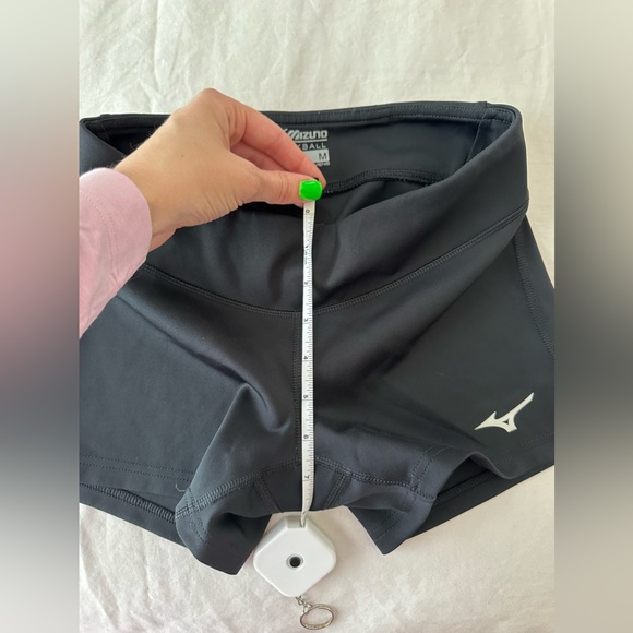 Women’s Mizuno volleyball shorts - Picture 4 of 5